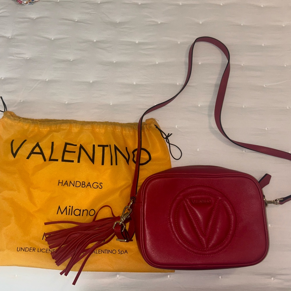 Valentino by Mario Valentino
Mia Signature Leather Crossbody